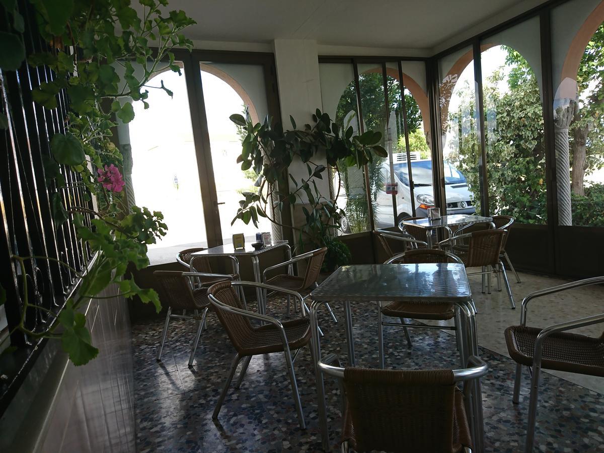 Hostal Restaurante Rufino Berlanga Exteriör bild